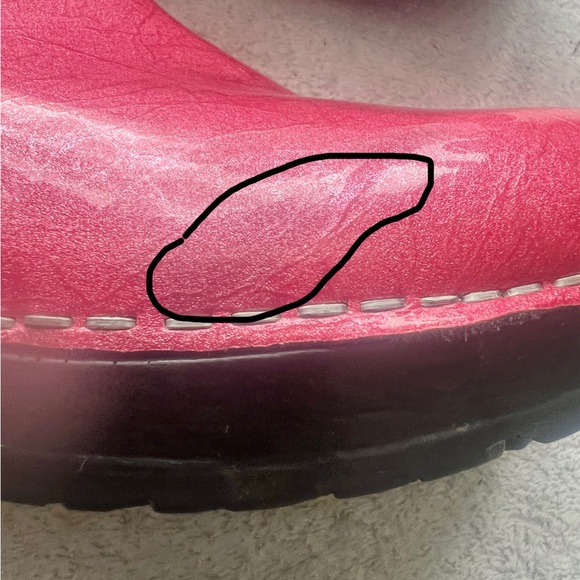 Sanita Raspberry Pink Patent Women's Clogs Size 39. - Picture 8 of 9